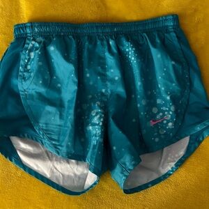 EUC girls size 8 Nike shorts